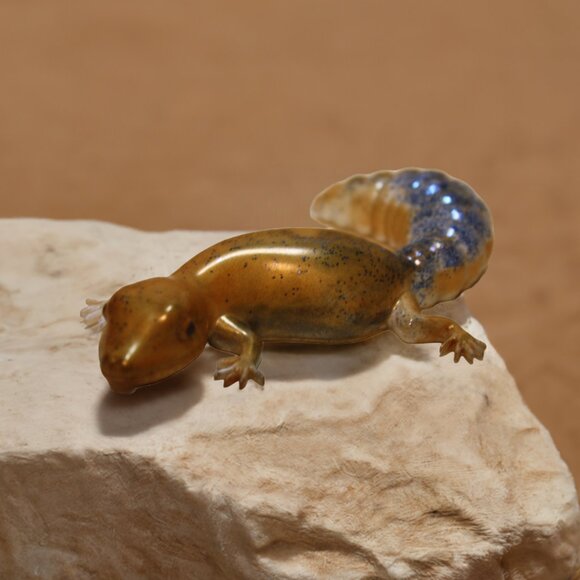 Resin Salamander Figurine Trinket ,Mixed Color Unique - Picture 3 of 4